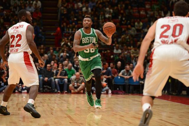 吸引无数目 吸引无数目